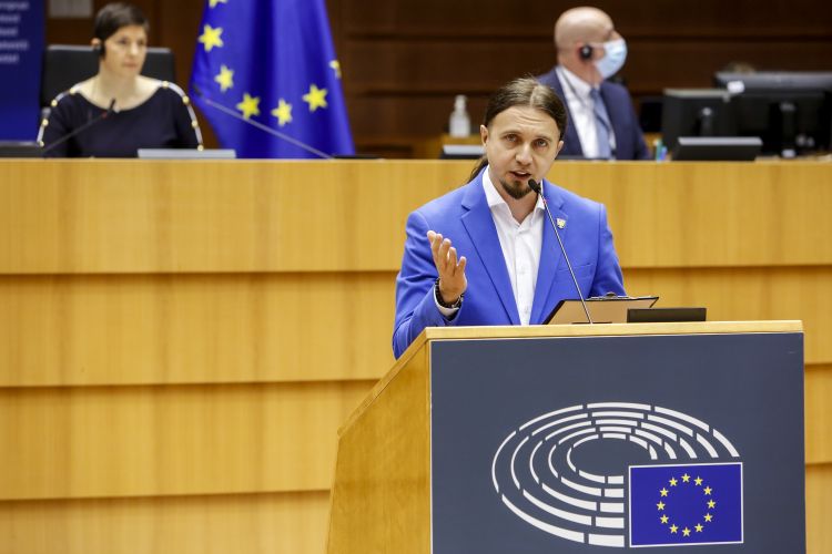 Ślonsko godka w Parlamencie Europejskim - po raz pierwszy w historii, Łukasz Kohut