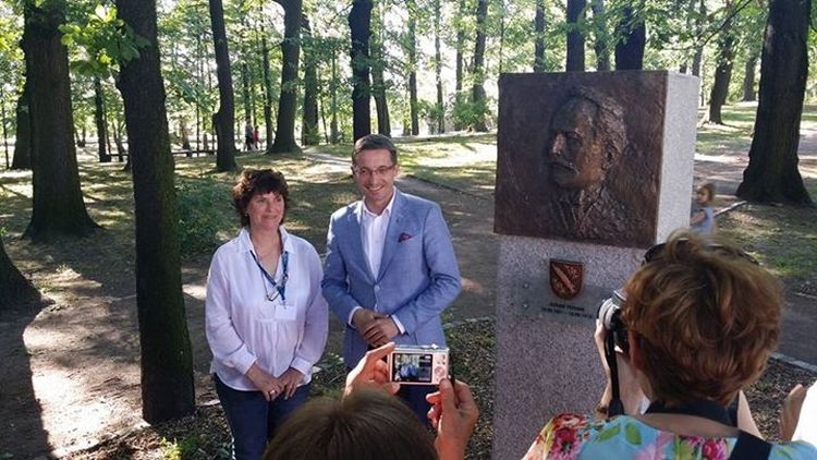 W parku „Kozie Góry” stanęła pamiątkowa płaskorzeźba, UM Rybnik