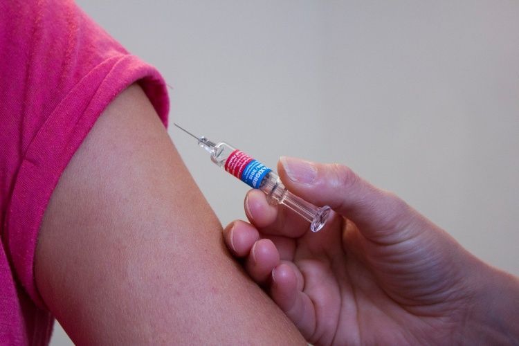 Ruszyły szczepienia dzieci w wieku 5-11 lat: w których punktach w Rybniku? Czy warto to zrobić?, 