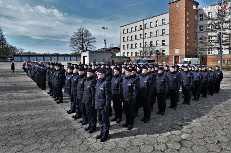 Śląski garnizon Policji zasiliło 84 nowych stróżów prawa, śląska policja