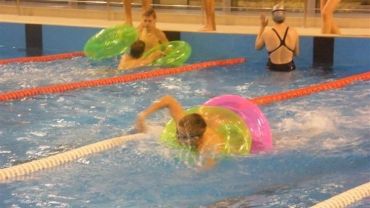 Program „Umiem Pływać 2016” nie dla wszystkich? „Dzieci dzielone są na pierwszy i drugi sort”
