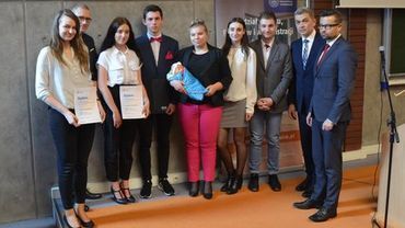 Drużyna z Rybnika wygrała II Regionalny Konkurs Wiedzy Ekonomicznej