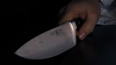 Czerwionka-Leszczyny: 18-latek rzucił się z nożem na młodszego znajomego