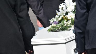 Nawet umieranie staje się drogie. Prezydent Rybnika podniósł stawki za usługi pogrzebowe