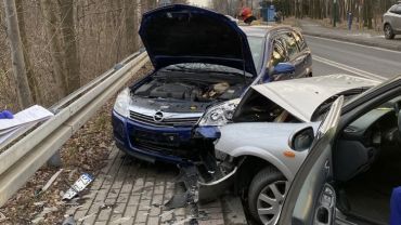 Zderzenie 4 pojazdów na Raciborskiej. Poszkodowana została kobieta w ciąży