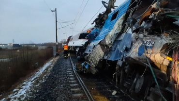 Wypadek kolejowy w Czechach, tuż za granicą. Nie żyje jedna osoba, kilkanaście jest rannych