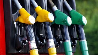E-petrol: na stacjach paliw znów drogo. Tyle zapłacimy za benzynę w przedświątecznym tygodniu