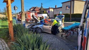 Wypadek na skrzyżowaniu w Leszczynach. Dwie kobiety w szpitalu