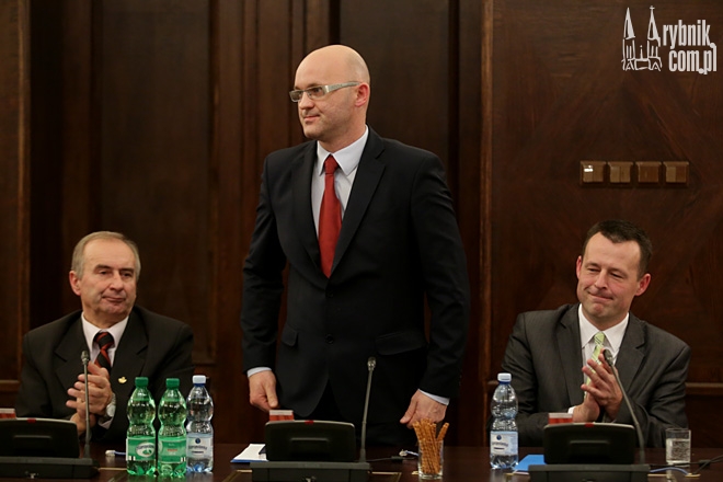 Dziwna sesja rady miasta i zaskakujący przewodniczący rady, Dominik Gajda